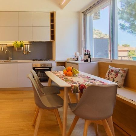 Domus Aurea Luxury Apartment เชฟาลู ภายนอก รูปภาพ