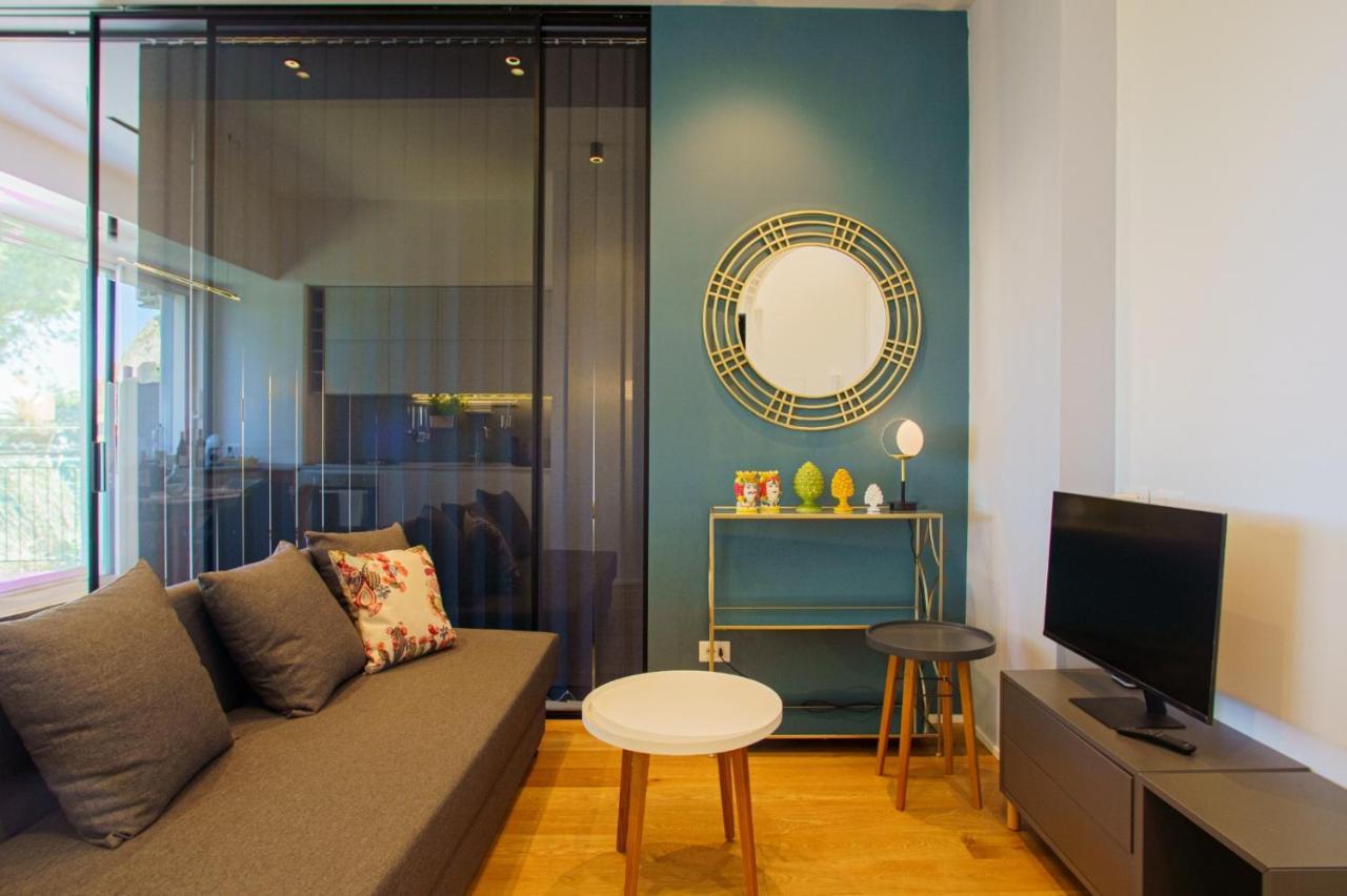 Domus Aurea Luxury Apartment เชฟาลู ภายนอก รูปภาพ